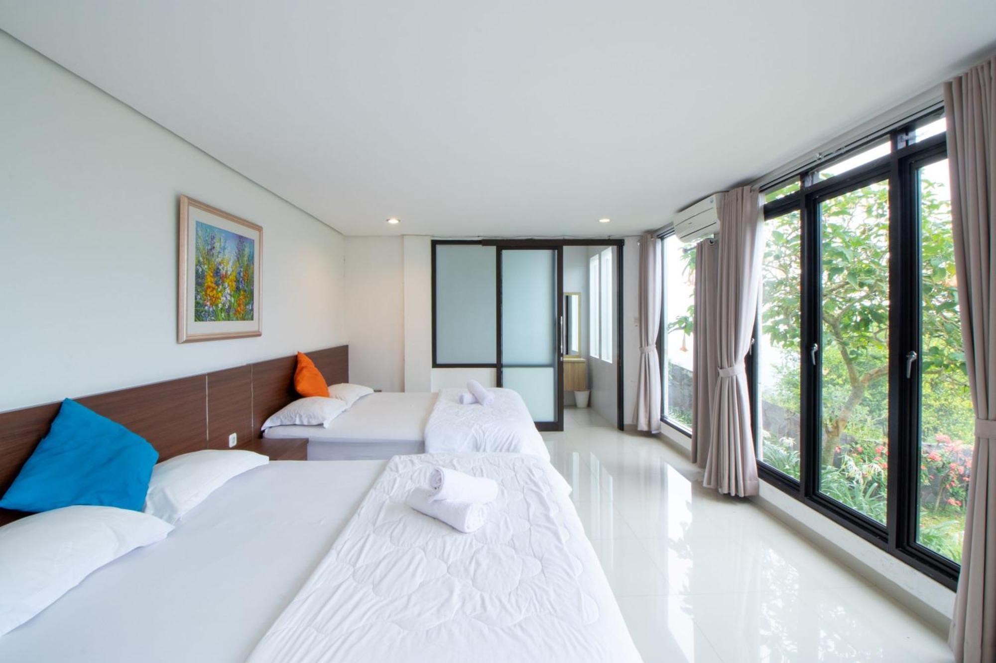 Villa Family Only Large Backyard - De Reiz Kencana Syariah 4br