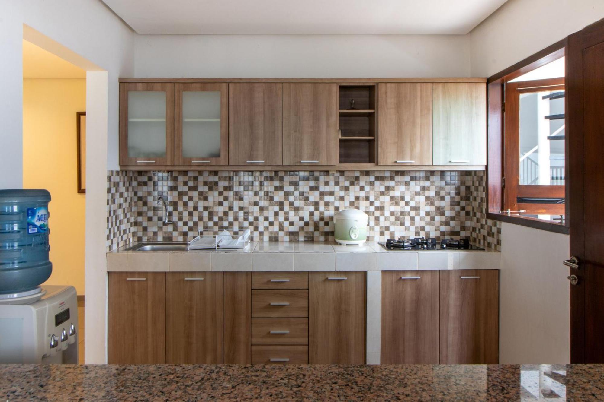 Family Only Large Backyard - De Reiz Kencana Syariah 4br *